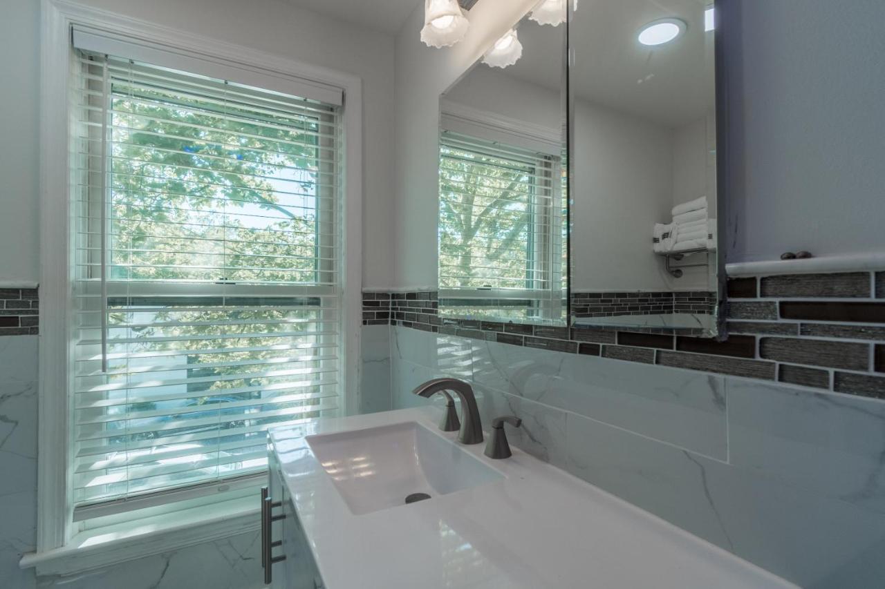Luxurious Retreat, Parking, Restaurants, Near New Hope, 1Mile Delaware River แลมเบิร์ตวิลล์ ภายนอก รูปภาพ